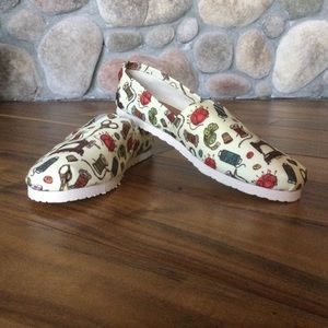 ✔️ New Groove Bags Sewing Theme Canvas Loafers Size 8 Fits like Size 7